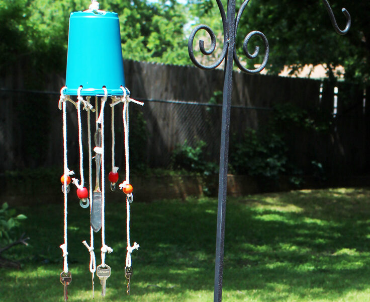 Wind chime made with a blue cup and old keys from Ideas for the Home by Kenarry.
