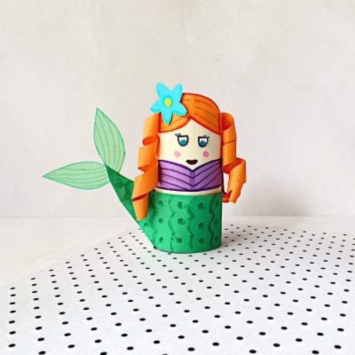 Paper tube mermaid from Easy Crafts for Kids.